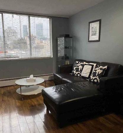 Cozy Vancouver Condo Exterior photo