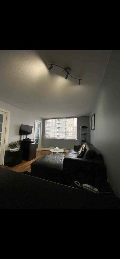 Cozy Vancouver Condo Exterior photo